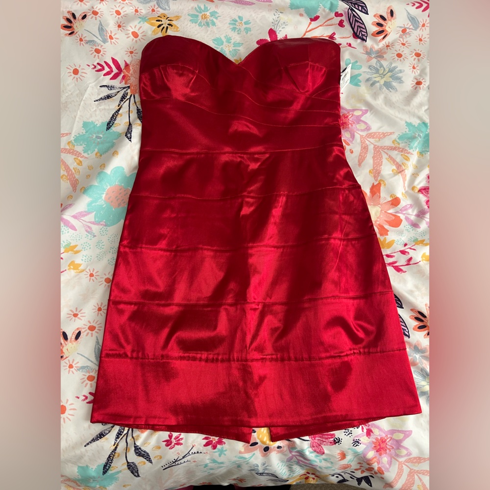 NWT Charlotte Russe Red Satin Ribbed Strapless Dress Party HOCO Size Large